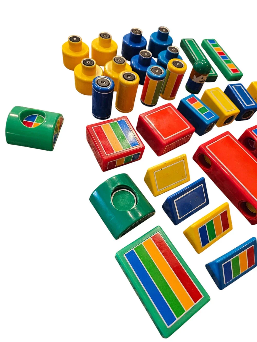 Lot of 31 Vintage 1980s Hilco Magnetic Building Blocks